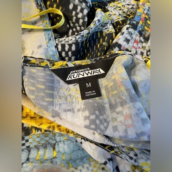 Project Runway V-Neck Trumpet Sleeve Top Woven Print M - Picture 5 of 6